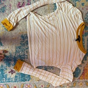 Cropped long sleeve T-shirt